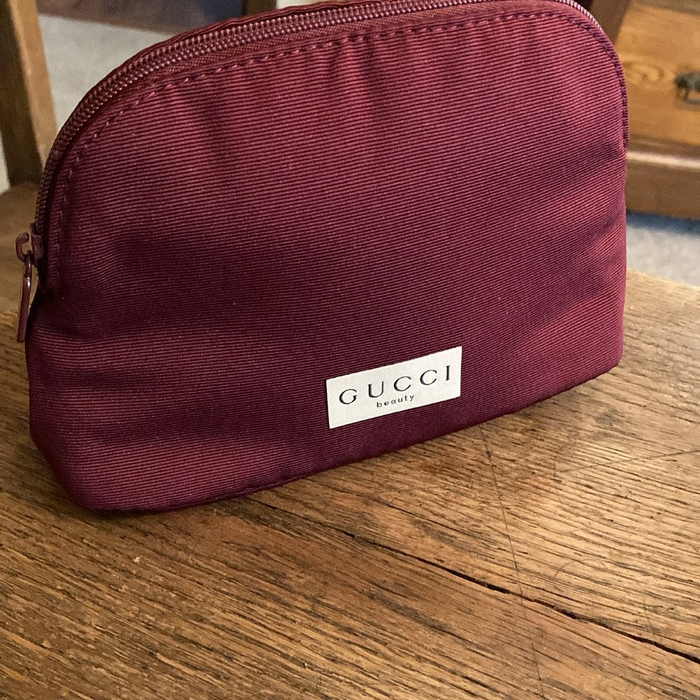 GUCCI beauty Dome Cosmetic/Makeup Pouch/Bag NWOT